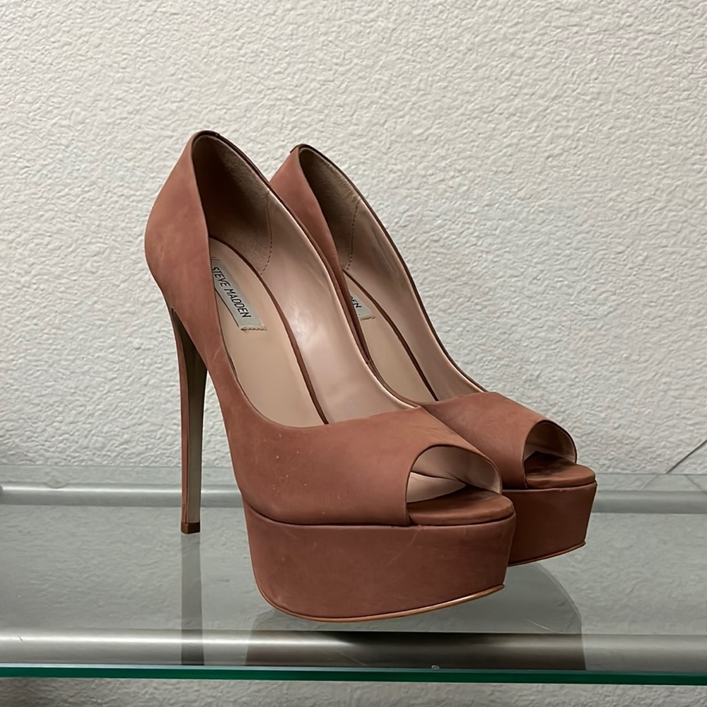 Deanna peep toe platform pump